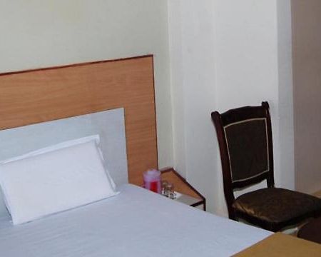 Hotel Pasuparthy Residency Tirupati Eksteriør billede